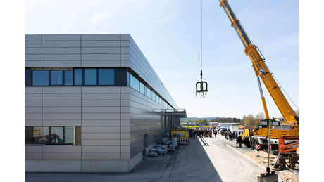 Hall 14 topping out ceremony at Kaeser Kompressoren
