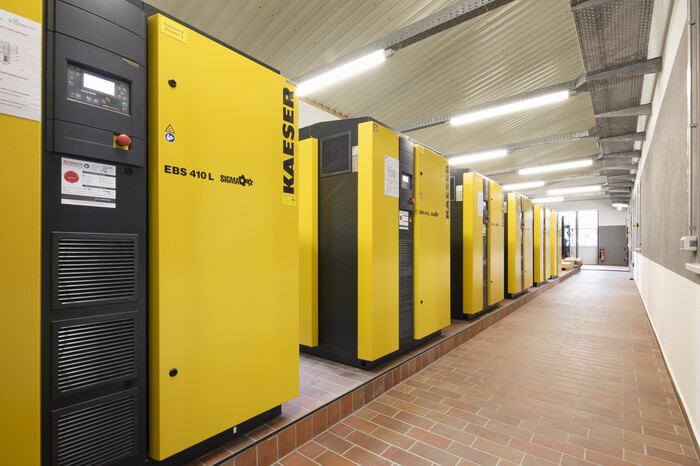 ประหยัดพลังงานด้วยโบลเวอร์โรตารีแบบสกรู KAESER EBS