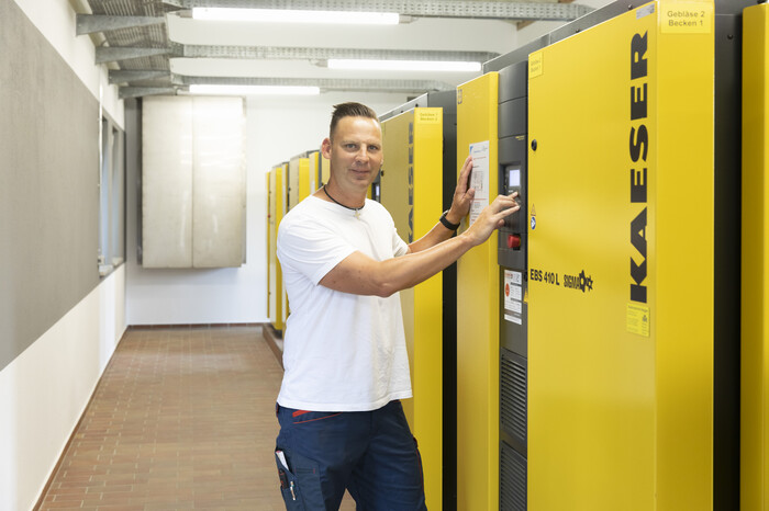 โบลเวอร์โรตารีแบบสกรู EBS หกตัวจาก KAESER KOMPRESSOREN