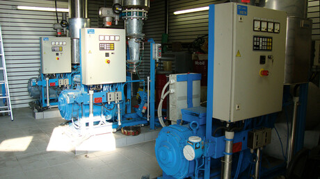 การเปลี่ยนทดแทนระบบอากาศอัดเครื่องเก่าที่มีศูนย์รวมอากาศของ Kaeser ที่โรงงานบำบัดน้ำเสียในเมือง Manching